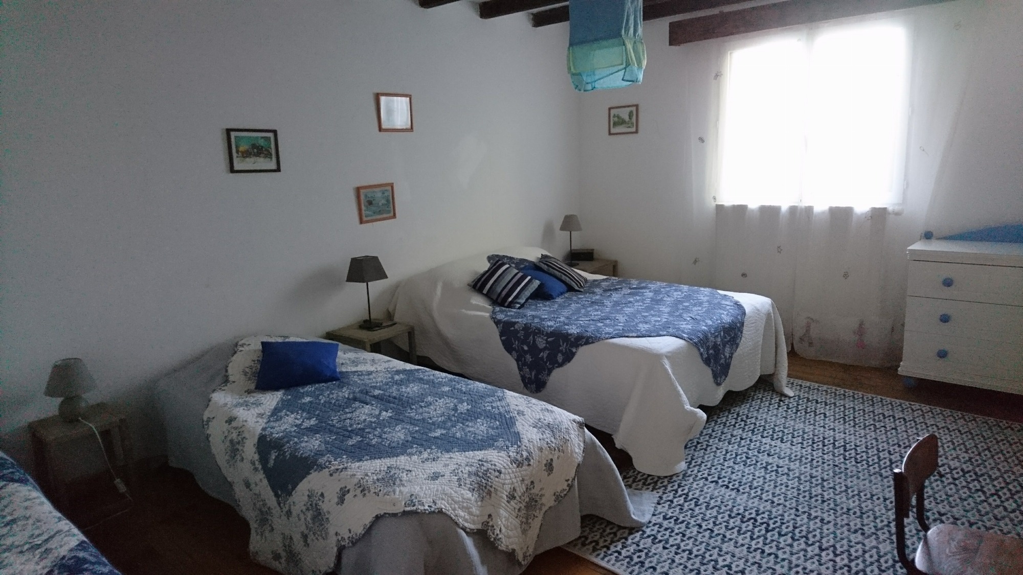 chambre pour des enfants ou famille avec coin jeux enfants