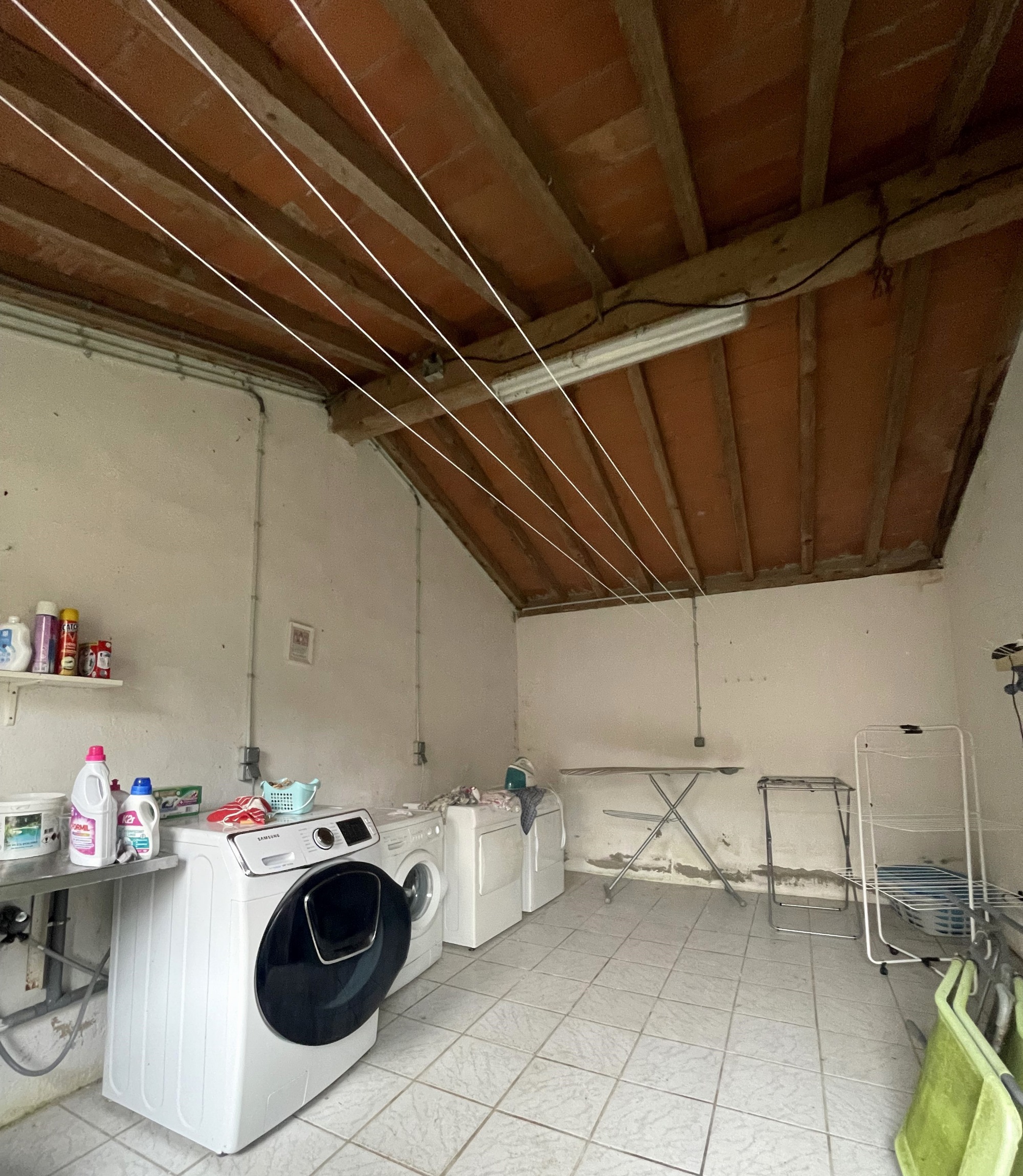 buanderie commune aux trois gites