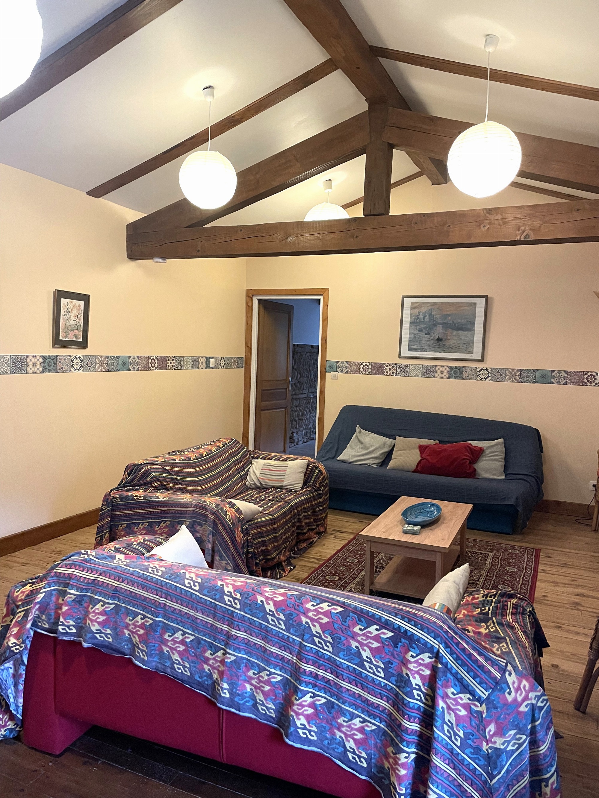 salon avec 2 couchages