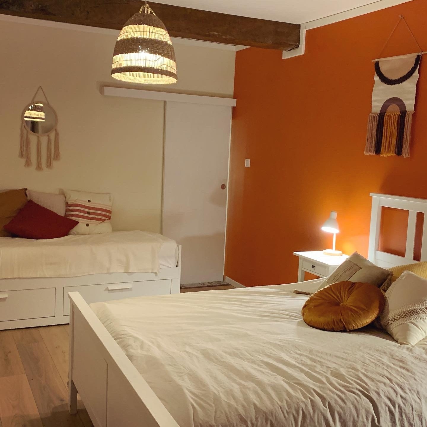 chambre double avec lit d'appoint