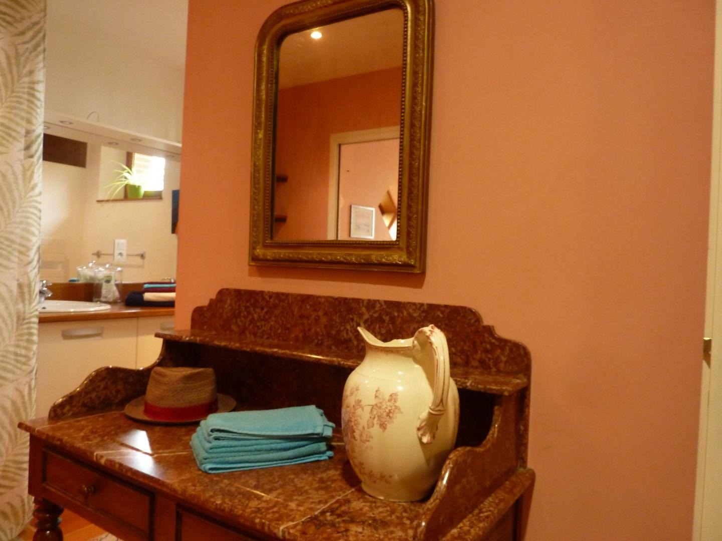 salle d'eau de la chambre