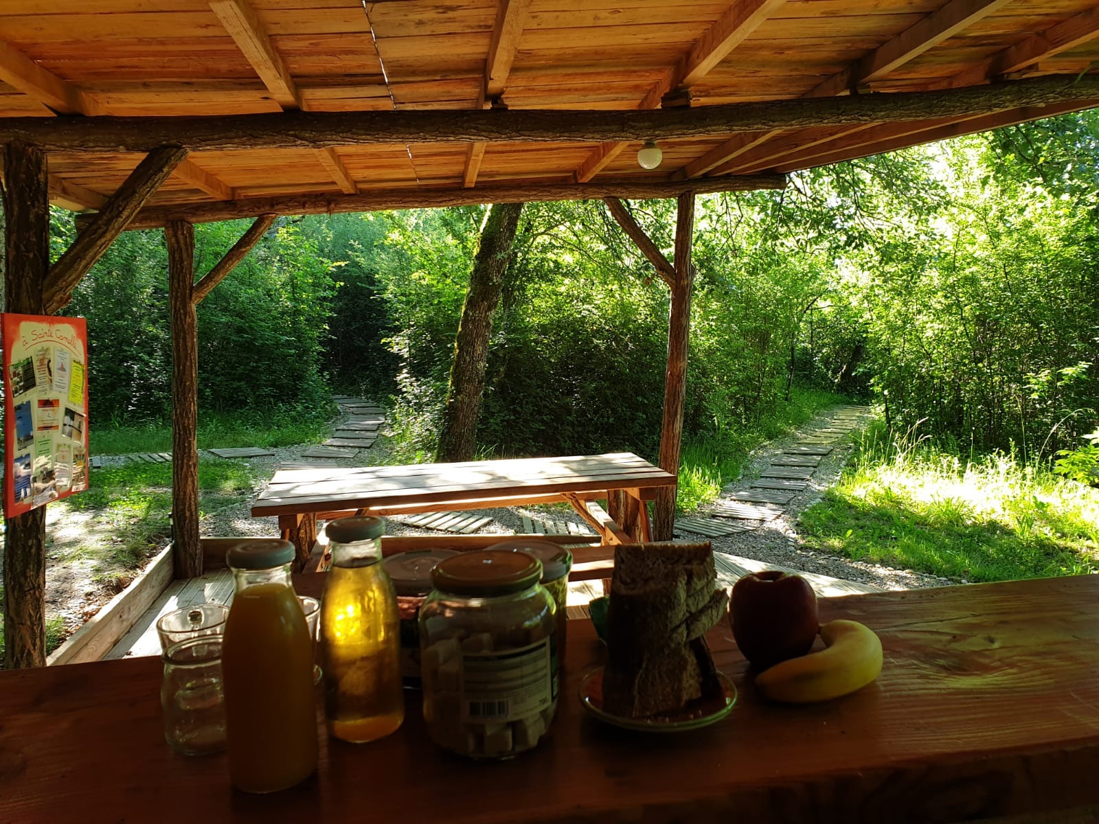 Table pour repas en exterieur